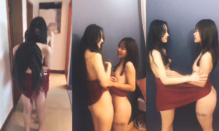 Poster of 2 em cùng giành nhau khăn tắm