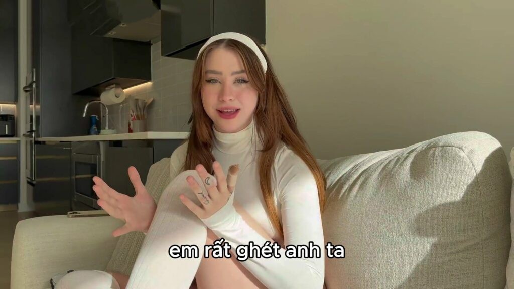 Poster of Đến nhà bạn chơi nhưng chỉ thấy con ghệ nó ở nhà một mình