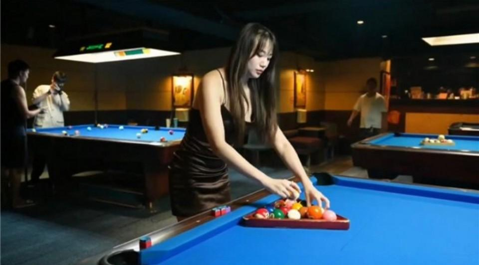 Poster of ED-39 - Trải nghiệm em gái làm quán bi-a bím hồng