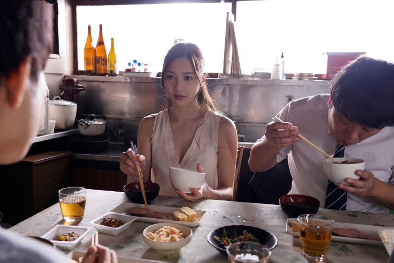 Poster of Em chồng lén lút loạn luân người chị dâu xinh đẹp Miu Shiramine