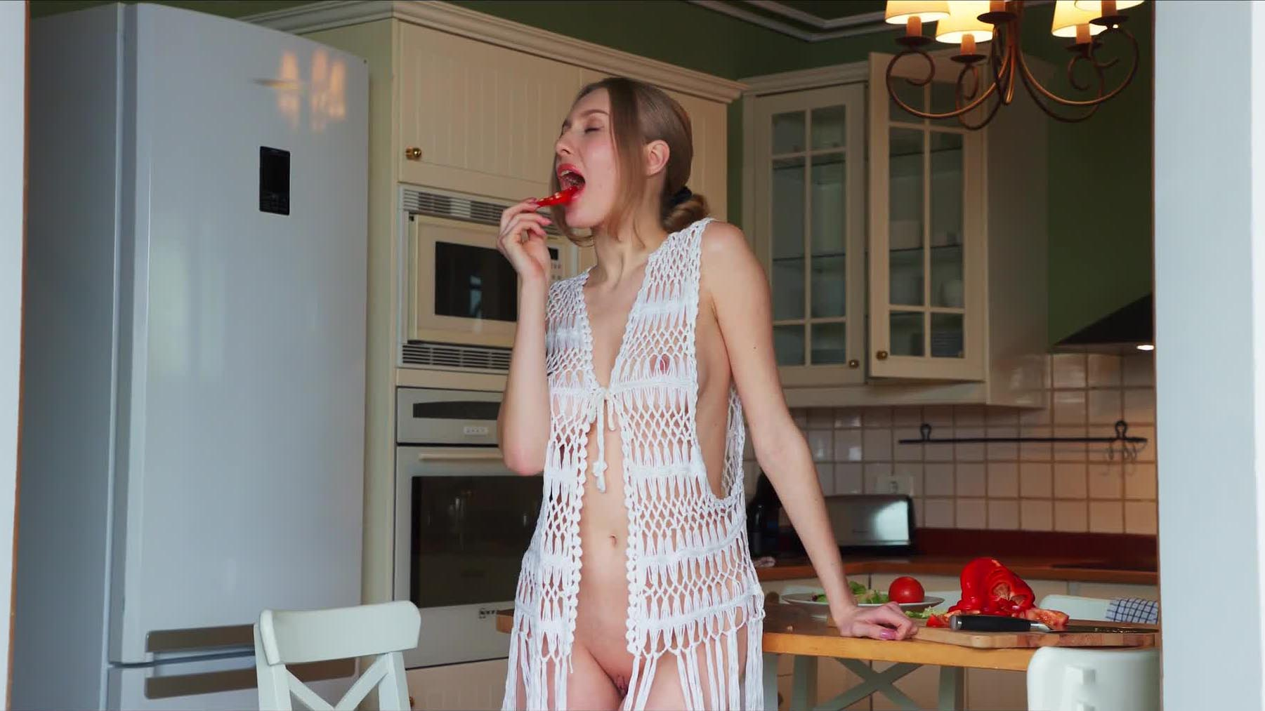 Poster of Em đủ hư để làm anh say đắm