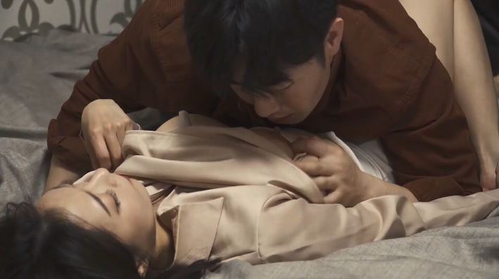 Poster of Em gái buông thả sau khi bị người yêu cắm sứng