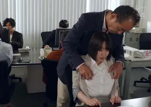 Poster of Em thực tập sinh gen z ngây thơ gặp phải lão quản lý dê cụ