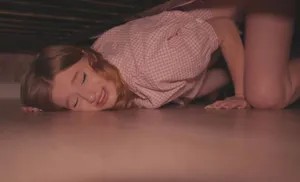 Poster of Lợi dụng nện chị kế khó tính đang kẹt dưới gầm giường