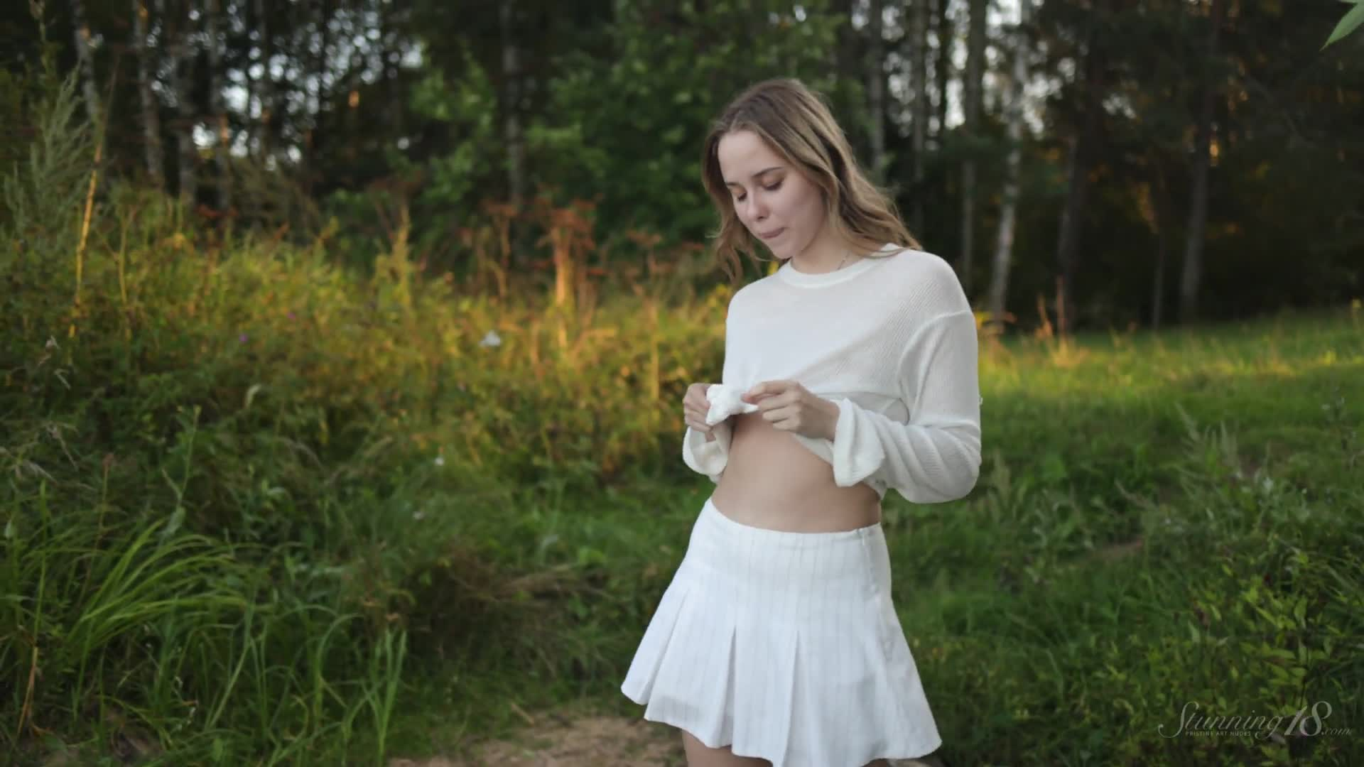 Poster of Stunning18 - Alice bên bờ hồ